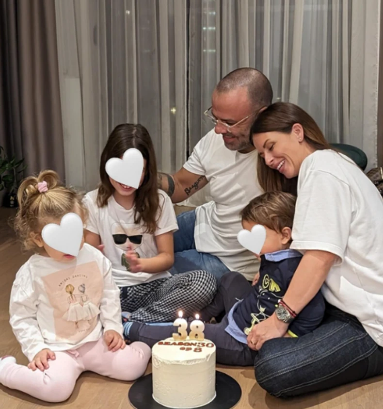 Ana za rođendan sa porodicom