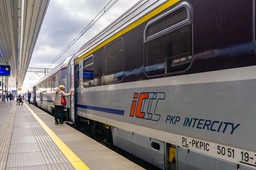 regiojet wycofuje się z połączeń po polsce; pkp zapewniają, że nie są