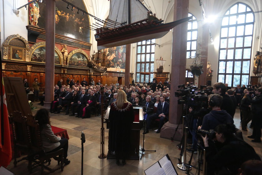 Uroczysta sesja rady miasta Gdańska w hołdzie prezydentowi