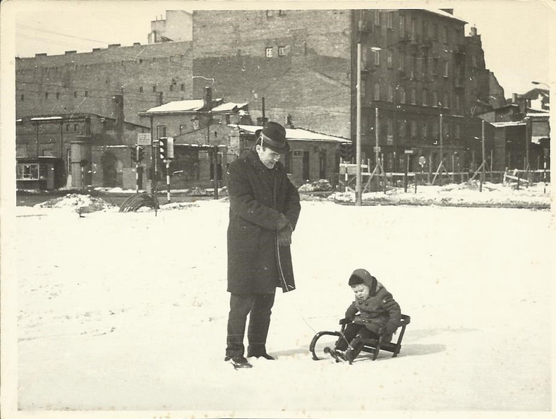 Ul. Grzybowska, między Żelazną a Waliców, 1969 rok