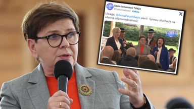 Beata Szydło i kandydatka PiS śpiewają na wiecu. "Słuchacie na własną odpowiedzialność" [WIDEO]