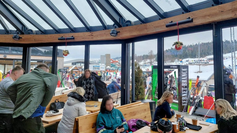 W barze apres-ski