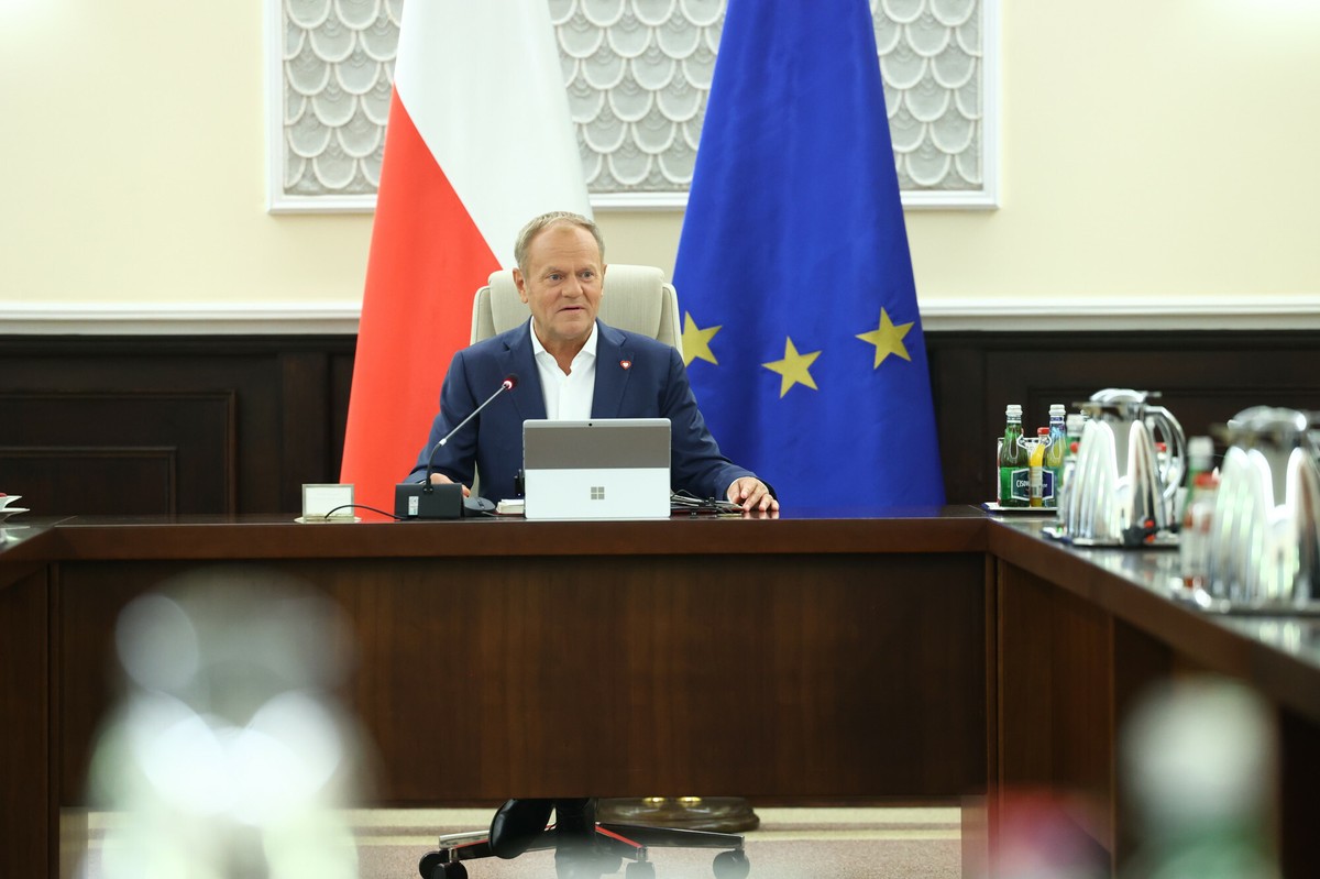 Tusk na pierwszym posiedzeniu rządu po wyborach. Zwrócił się do ministrów