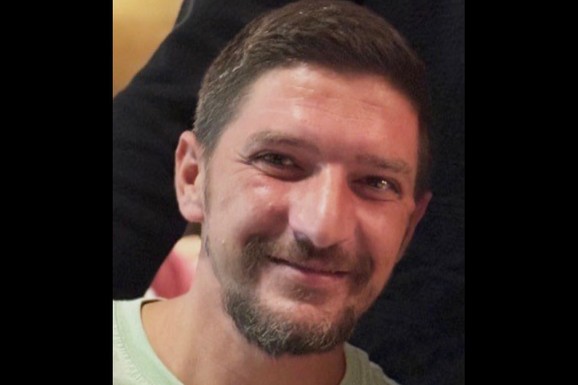 Muškarac (35) UMRO 20 minuta nakon pregleda jer je došao u "POGREŠNU BOLNICU"?! Skandal postaje sve veći! Prijatelj otkrio tvrdnje LEKARA: "Što ga nisu stavili u kolica i odvezli U PRAVU?!"