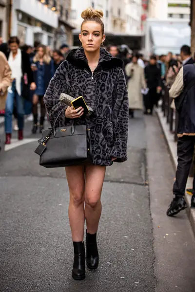 Messy bun / Getty Images / Claudio Lavenia / Contributor