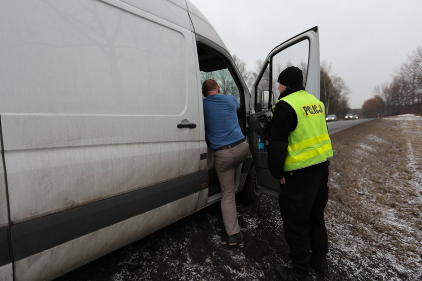 Pijany kierowca zatrzymany przez innych kierowców