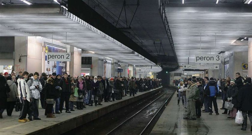 Skandal! Odwołali go za chaos. Teraz wraca do PKP