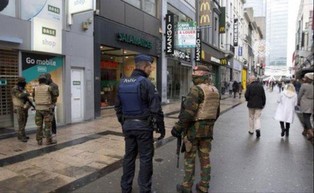 Ataki terrorystyczne we Francji i Austrii. UE chce walczyć z terroryzmem i postępującą radykalizacją