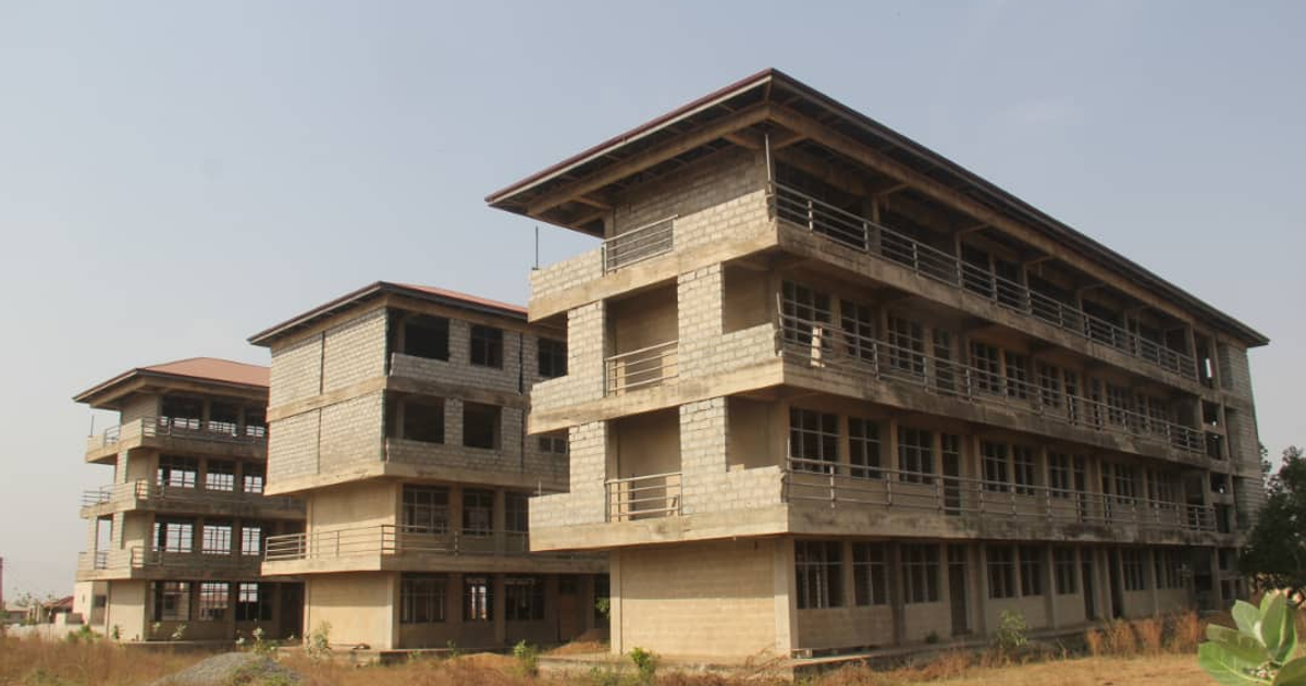 E-block project left to rot in the bush at Ashaiman - Vimarsana News