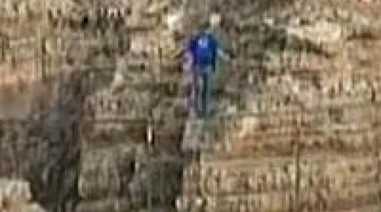 Kötél nélkül sétált át a Grand Canyon felett! – Videó