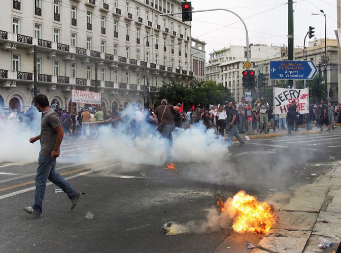 Grecka policja użyła gazu łzawiącego