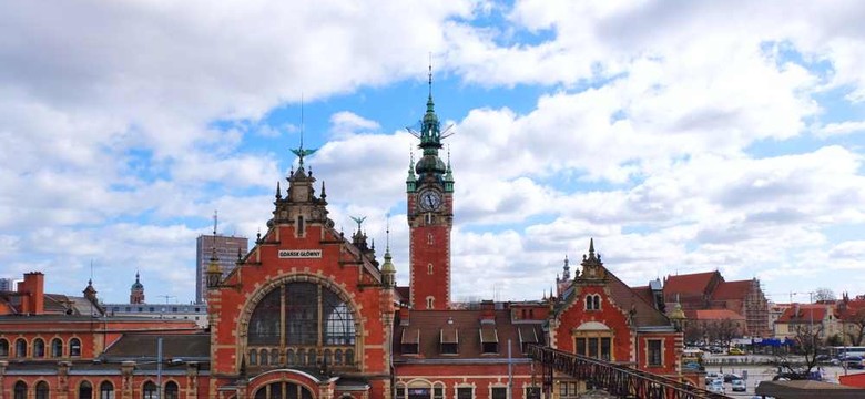 Gdańsk. Jak dojechać na cmentarz? Objazdy, parkingi, zamknięte ulice i rozkład jazdy [MAPY 2018]
