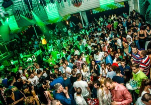 Dodatno se plaća i naslanjanje na pult