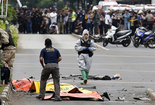 Indonezja: Krwawy zamach w Dżakarcie. Ładunek podłożono w Starbucksie