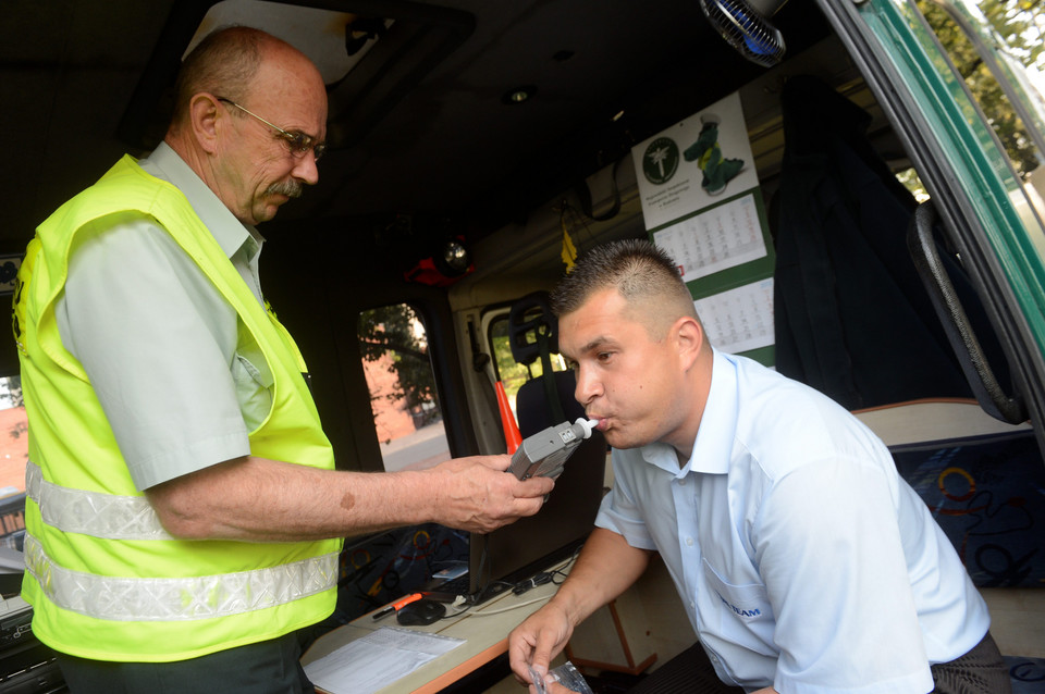 Twoje dziecko jedzie na wakacje? Sprawdź autokar