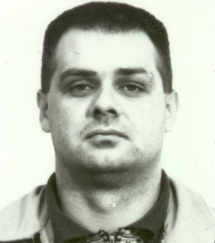 Leszek Jakimowski, lat 51, poszukiwany za: wyrób, handel lub posiadanie broni palnej lub amunicji bez zezwolenia oraz zabójstwo