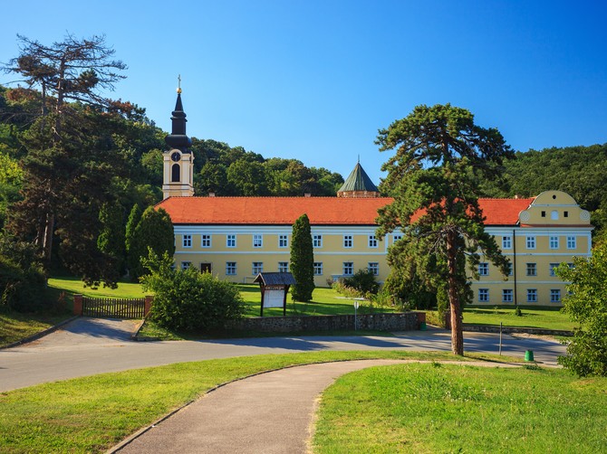 U manastiru Hopovo na Fruškoj gori čuvaju se mošti Svetog Teodora Tirona