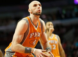 Słońca Gortata znów wygrały. Jednym punktem!