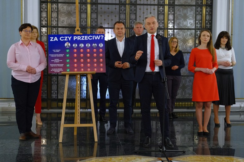 Konferencja Lewicy w Sejmie. Robert Biedroń, Monika Falej, Katarzyna Ueberhan, Maciej Gdula, Tomasz Trela, Wojciech Konieczny, Magdalena Biejat, Agnieszka Dziemianowicz-Bąk, Dorota Olko