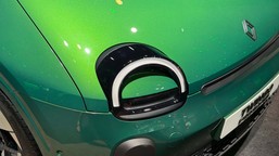 renault ratuje tanie miejskie auta. to powrót legendy