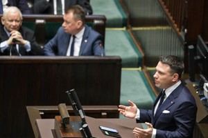 Jarosław Kaczyński, Mariusz Błaszczak i Sławomir Mentzen w Sejmie