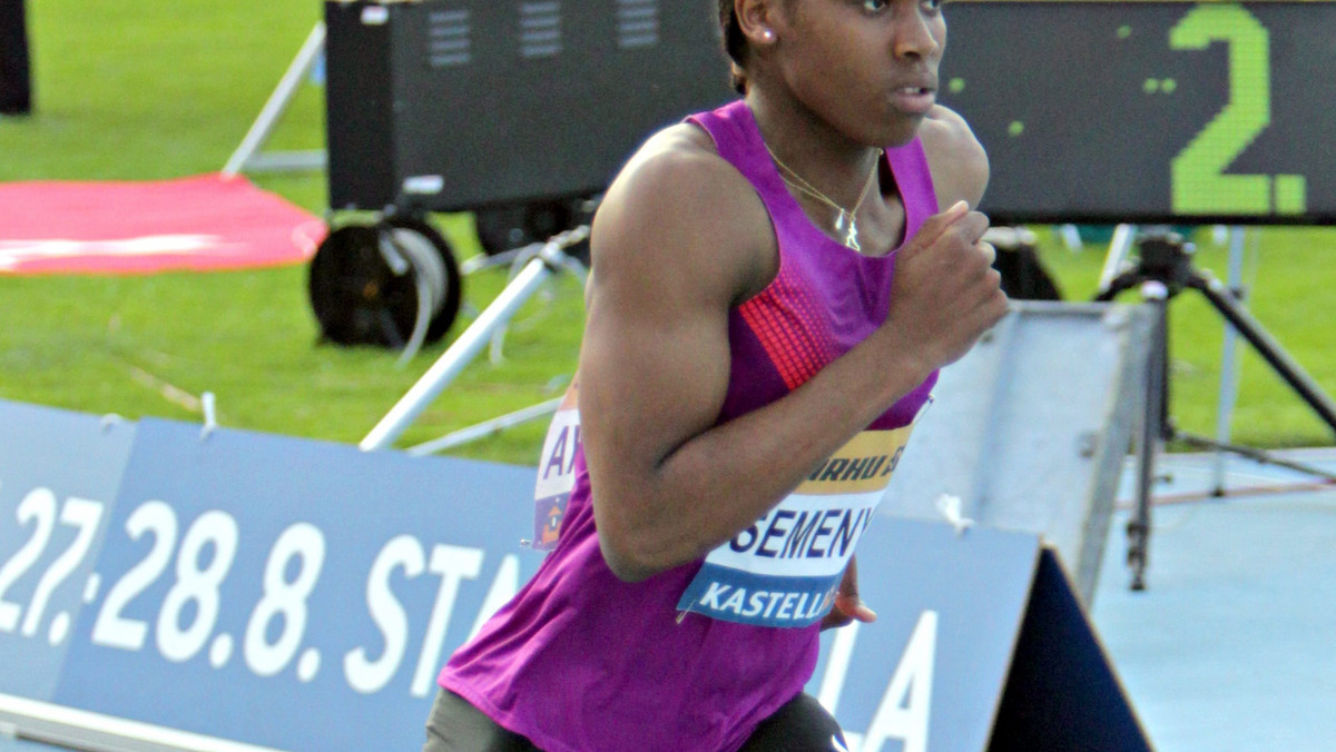 Mistrzyni świata Caster Semenya wygrała w czwartek swój pierwszy bieg po zakończeniu badań płci i zezwoleniu IAAF na kontynuowanie kariery. 19-letnia reprezentantka RPA zwyciężyła w fińskiej miejscowości Lappeenranta, ale 800 m pokonała w słabym czasie 2.04,22.