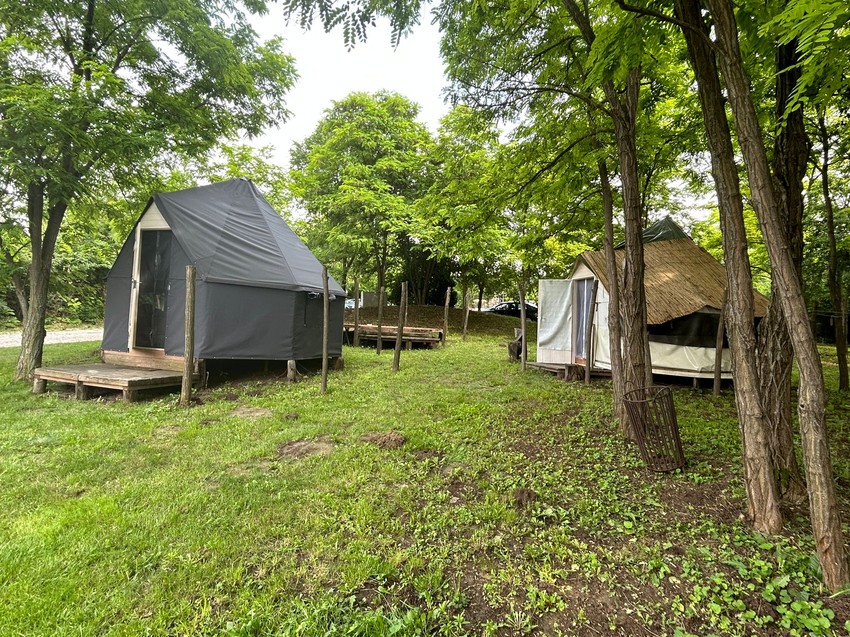 Kolibe na salašu u Krčedinu