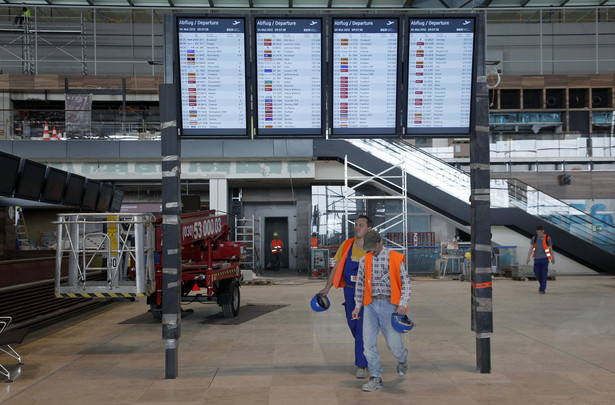 Robotnicy na budowanym Lotnisku Berlin-Brandenburg, maj 2012