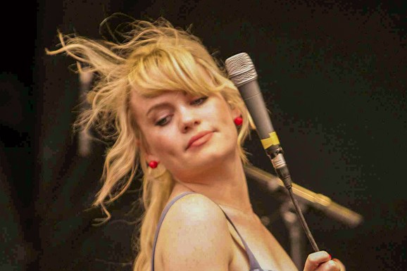 "Bio mi je rođendan, drogirali su me u restoranu...": Poznata pevačica u dokumentarcu progovara o otmici i silovanju