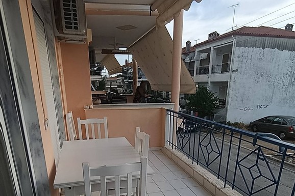 Ivan prodaje stan u popularnom letovalištu u Grčkoj: Ima veliku terasu i do plaže se stiže za nekoliko minuta (FOTO)