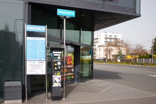 3500 zł za opłaty dodatkowej za parkowanie pod marketem? To nie żart. Sieci testują nowy system