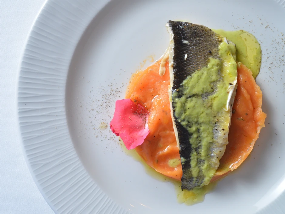 brancin na kremi od špargle je idealan lek za mamurluk