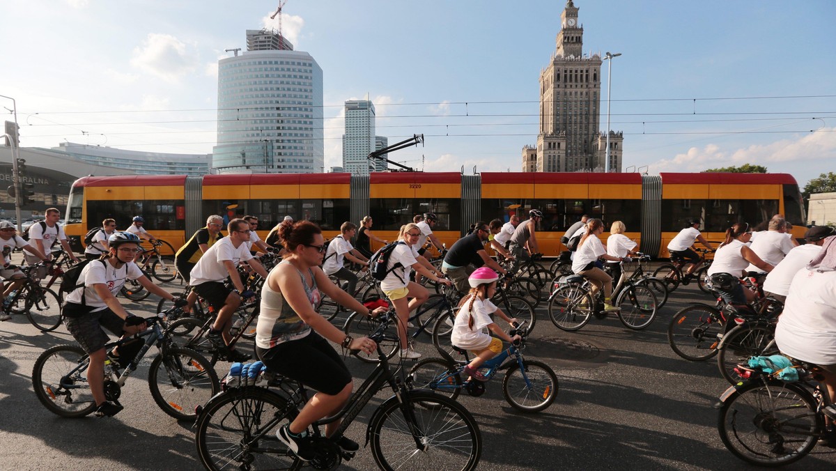 powstańcza masa rowerowa rower kordon ścieżka rowerowa warszawa