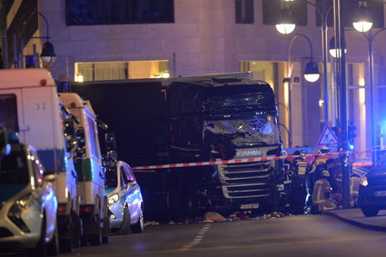 Berlin: zamachowiec wciąż może być na wolności