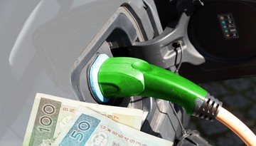 Koniec darmowej jazdy? Od 2028 r. podatek za każdy kilometr od elektryków