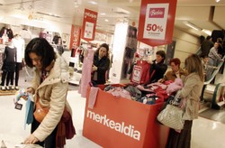 Hiszpański miliarder Isidoro Alvarez wykupuje cały nakład swej biografii