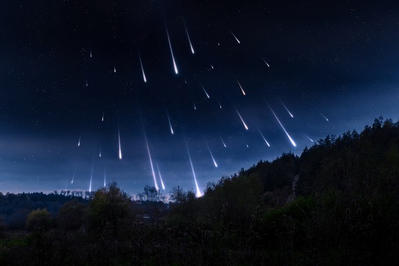 SPEKTAKL NA NEBU U BOJAMA DUGE TAČNO OVE NOĆI Spremite se za 120 zvezda padalica na sat!