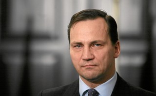 'wSieci': Sikorski był zaangażowany w przygotowanie wizyty w Katyniu