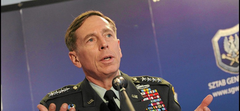 Gen. Petraeus: Od czasów zimnej wojny nie było lepszego prezentu dla NATO niż Putin