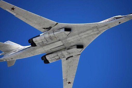 Tu-160 podczas parady wojskowej z okazji Dnia Zwycięstwa w Moskwie 