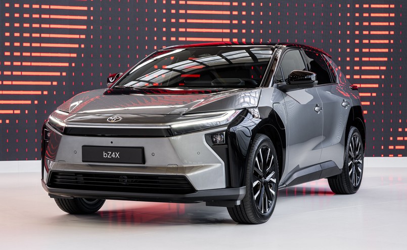 Nowa Toyota bZ4X AWD
