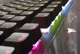 Corsair K100 RGB: test najbardziej zaawansowanej klawiatury dla graczy