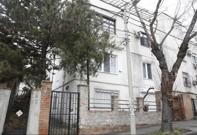 Nekada harala Jugoslavijom, danas ŽIVI U STANU koji se nalazi u PODRUMU: Isplivala POTRESNA ISTINA o pevačici (63) koju su svi obožavali! (FOTO)