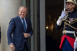 Tusk u Macrona. Koalicja chce gwarancji dla Ukrainy, Trump na linii