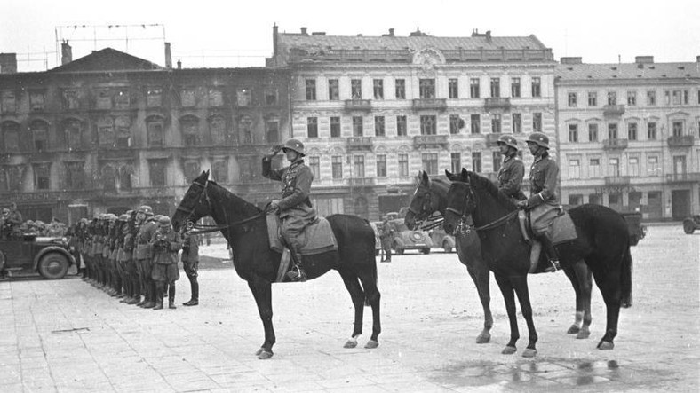 Niemieccy żołnierze w Warszawie, 1939 r.