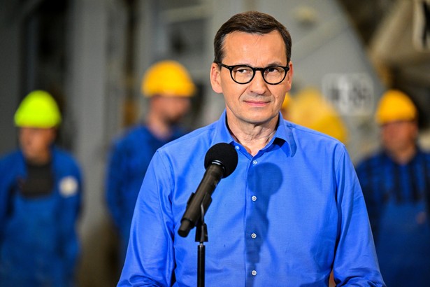 Premier Mateusz Morawiecki podczas wizyty na terenie zakładów chemicznych "Siarkopol" w Tarnobrzegu