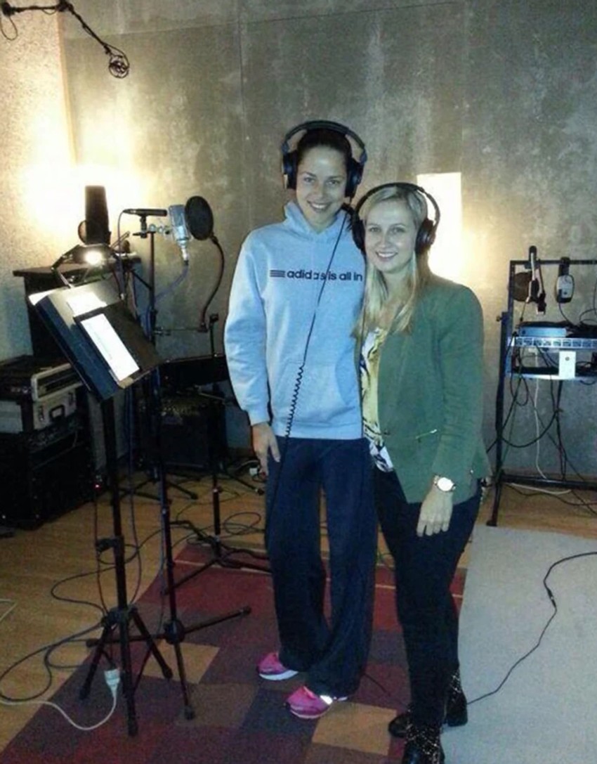 Ana Ivanović u muzičkom studiju