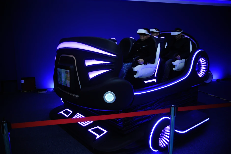 Automobili sa VR naočarima