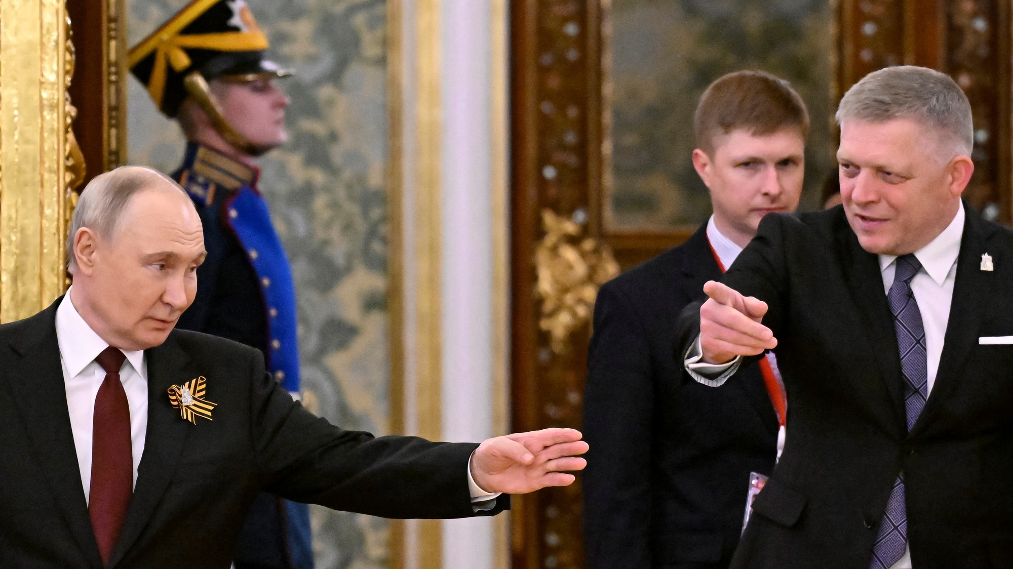 Vladimir Putin a Robert Fico v Kremli pri oslavách výročia konca druhej svetovej vojny