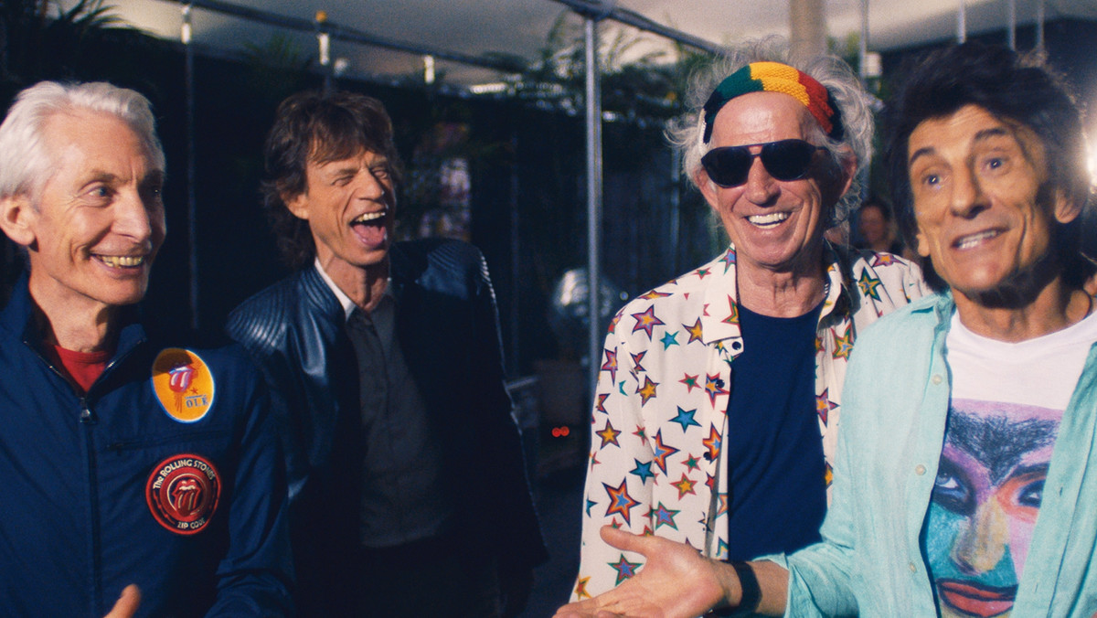 Już w sobotę 28 stycznia o godzinie 19:15 w Canal+ zaprezentowany zostanie dokument „The Rolling Stones: Olé, Olé, Olé!” przedstawiający kulisy trasy zespołu po Ameryce Południowej, zwieńczonej pierwszym w historii grupy występem na Kubie. O 21:00 natomiast widzowie będą mogli zobaczyć „The Rolling Stones - Havana Moon”, czyli kompletny zapis koncertu.